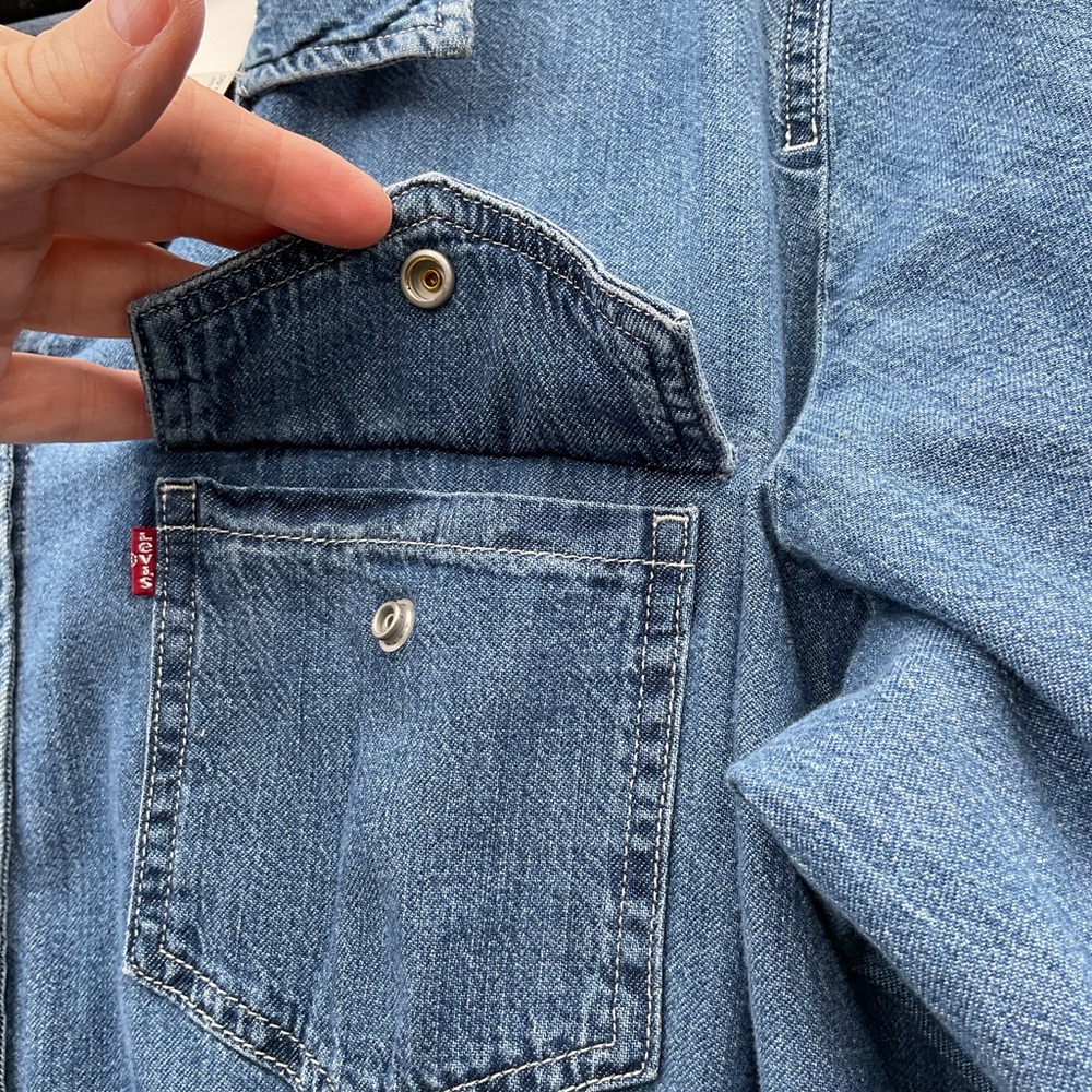 Levi's Light Blue Denim Shirt - Picture 7 of 7